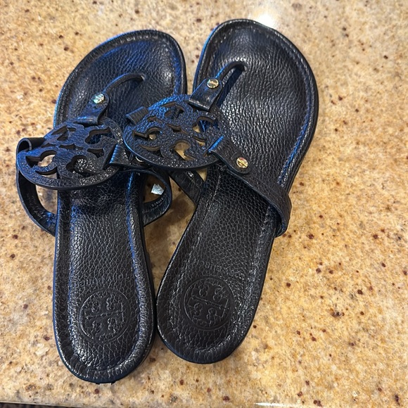 Tory Burch black matte sandals - Picture 5 of 5